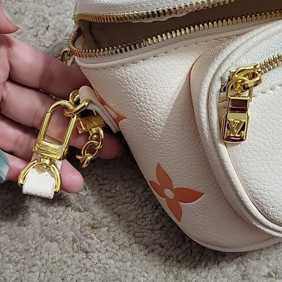 Fashion  Crossbody Bag in Cream and Orange - Picture 9 of 10